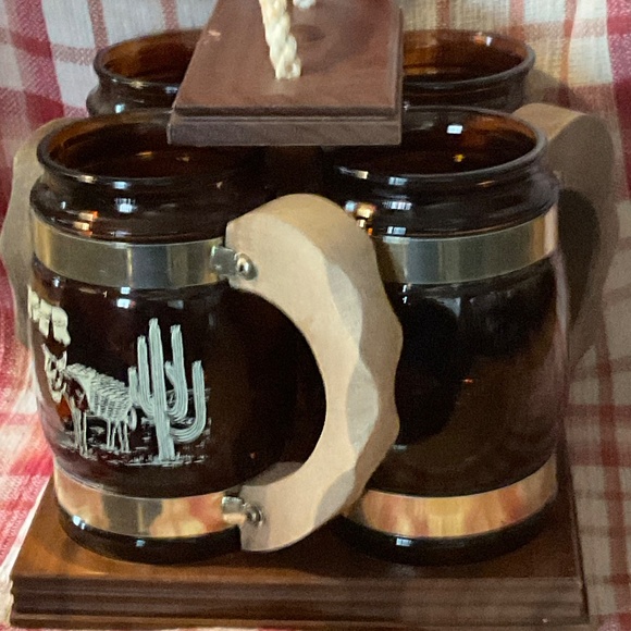 MADE IN CANADA VINTAGE GLASS MUG SET WITH WOODEN CARRY - Picture 9 of 13